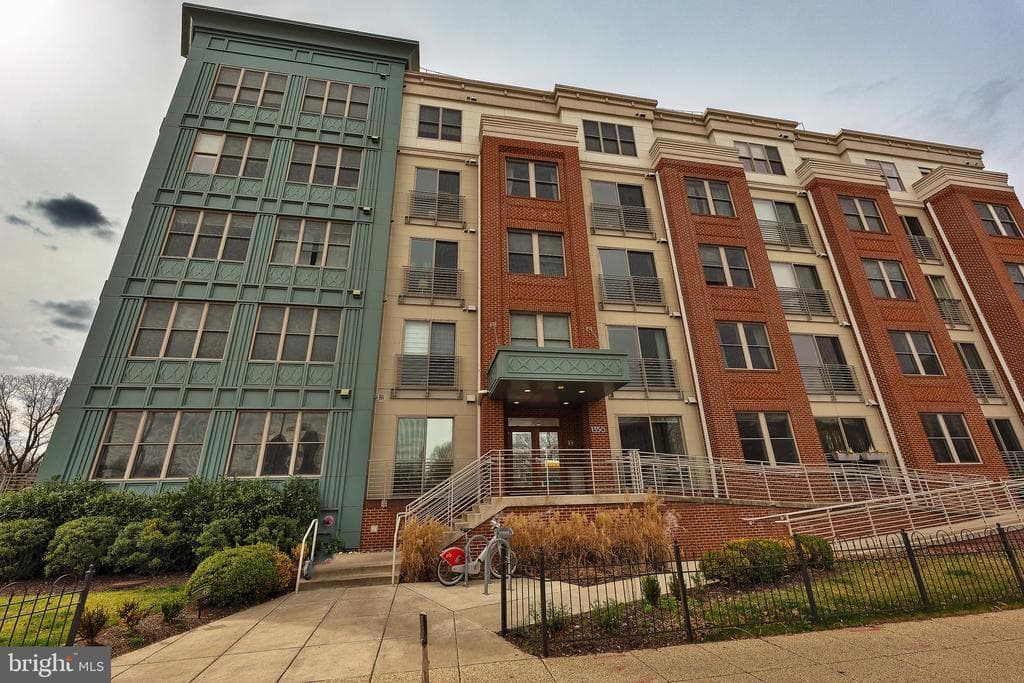 Luxury Apartment in Silver Spring main photo