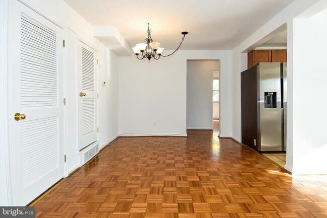 3 bed room beasment main photo